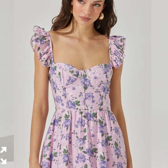 ASTR the label Wedelia Floral Bustier Midi Dress
Floral Purple Sleeveless Dress - Picture 4 of 6